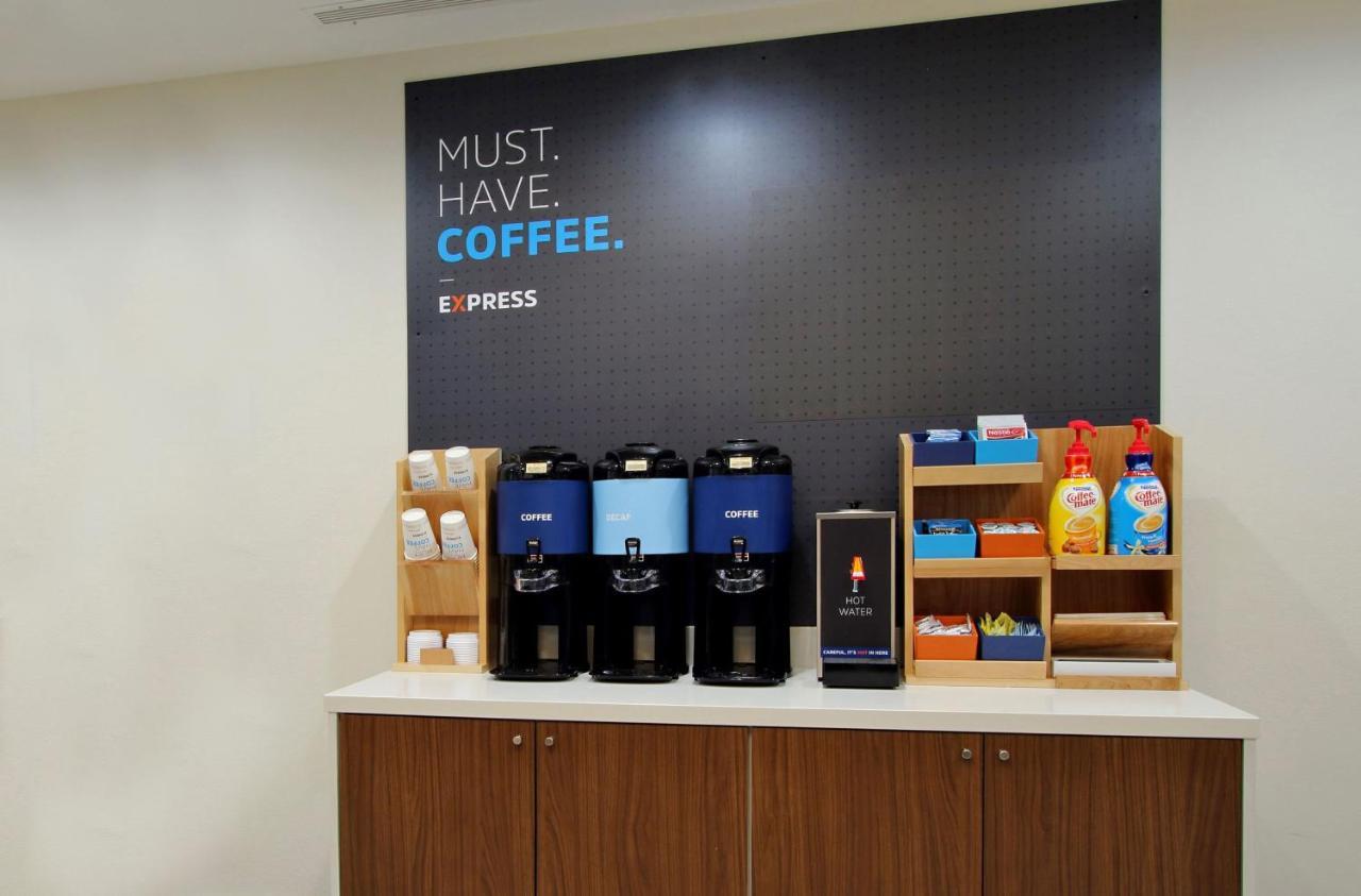 渥太华智选假日套房酒店 外观 照片